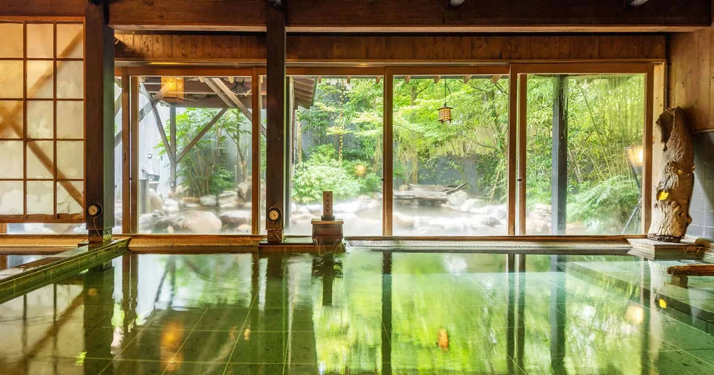 季の湯 雪月花の大浴場