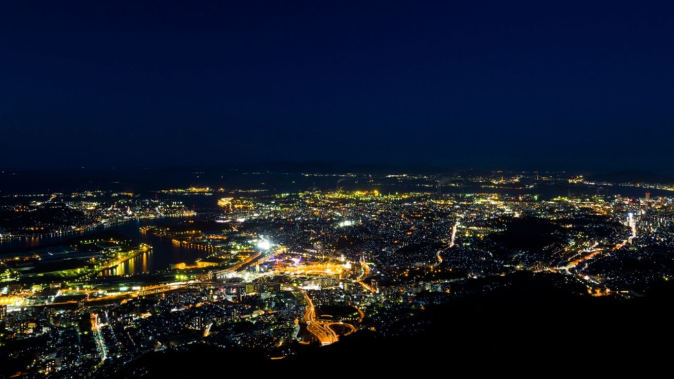皿倉山展望台からの北九州市の夜景です