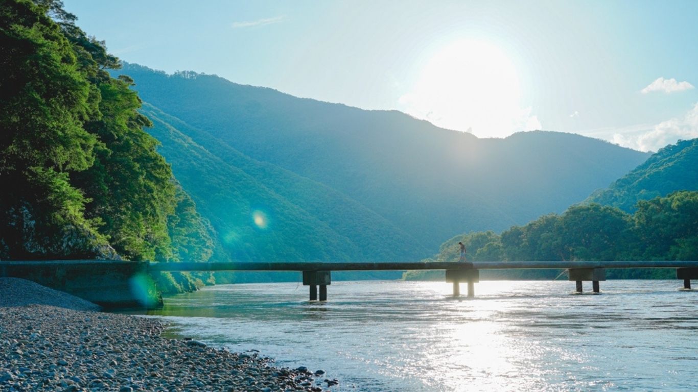 四万十川と沈下橋の絶景