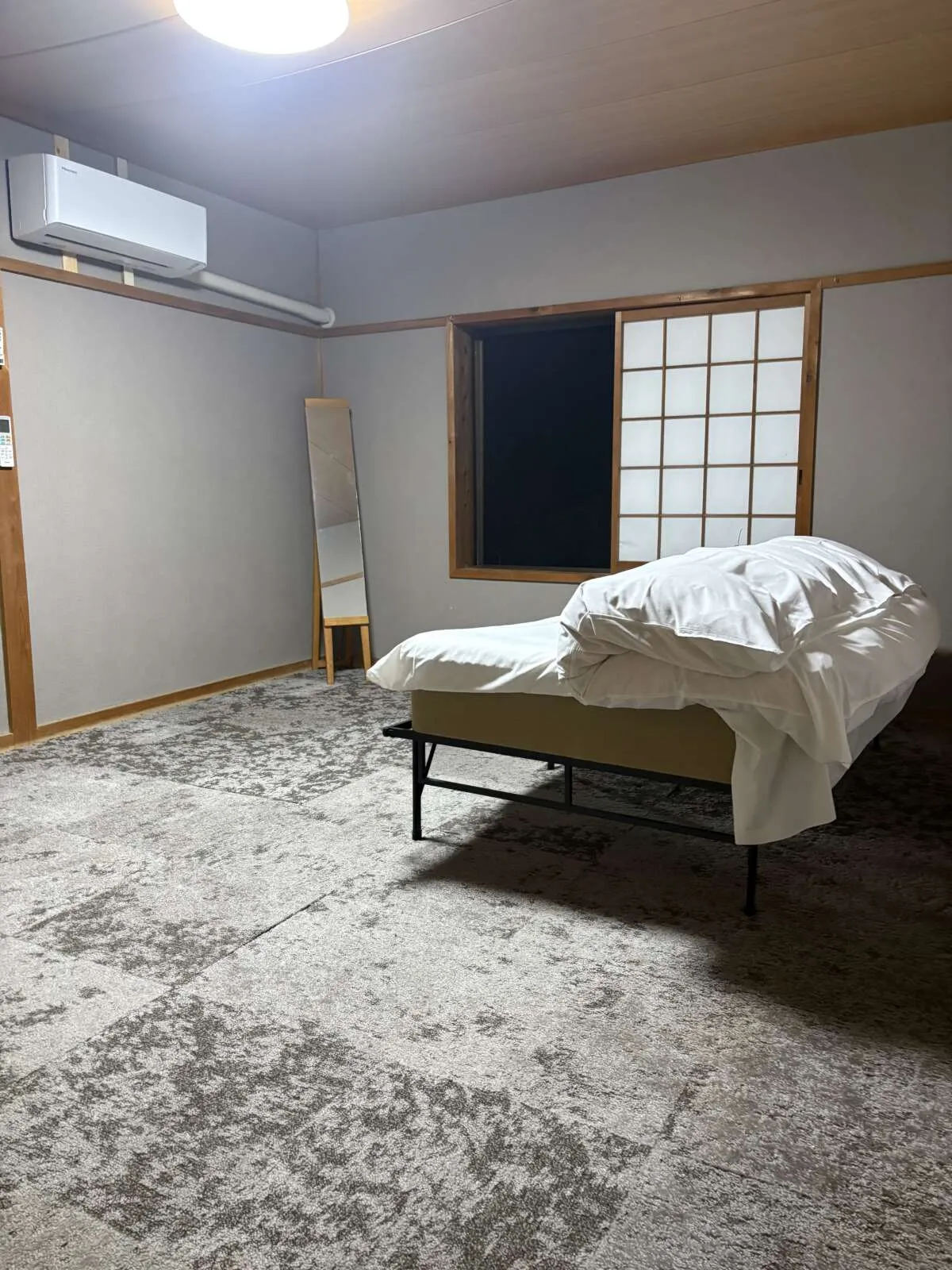 お部屋の一例です（お部屋によって一部備品などが異なりますのでご了承ください）