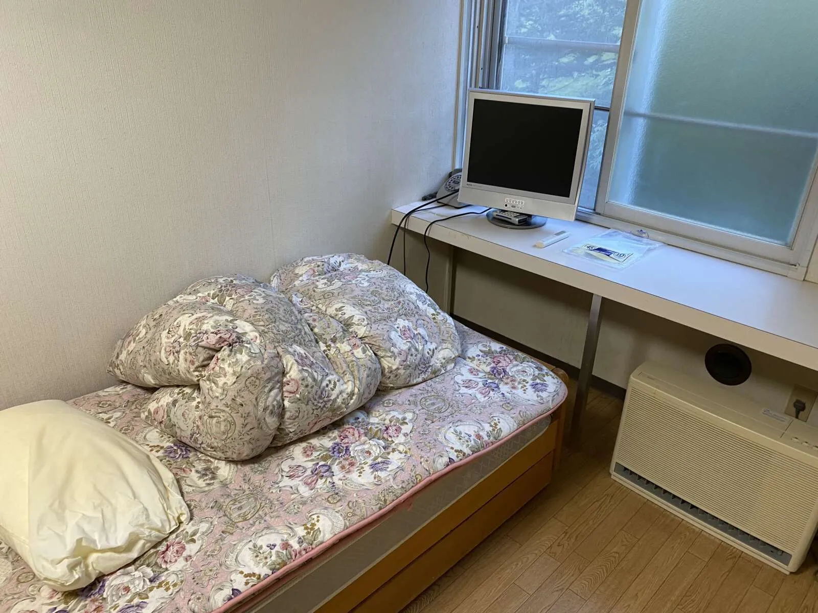5畳前後のキレイなWi-Fi付個室寮です