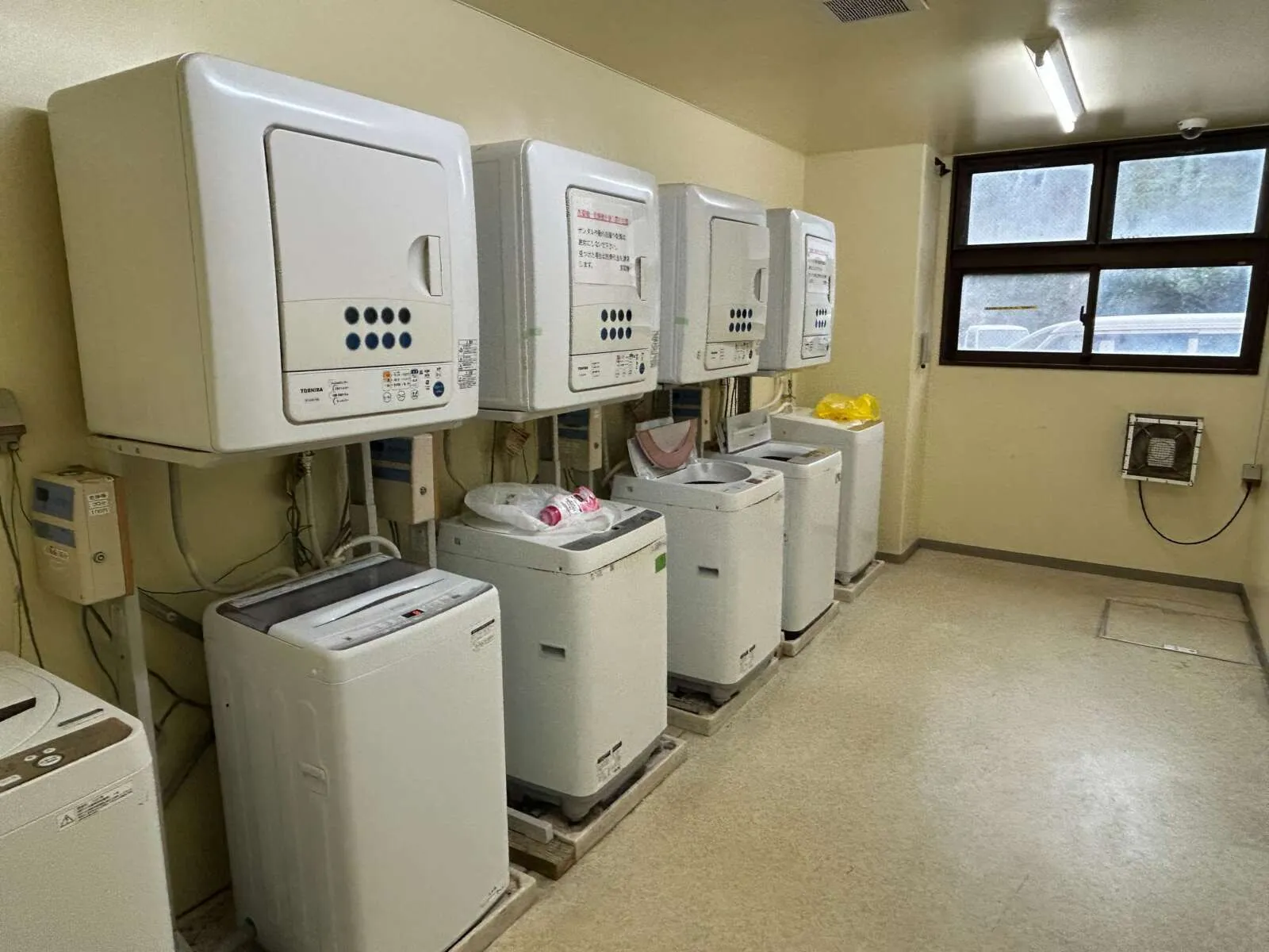 洗濯・乾燥機も複数台ご用意