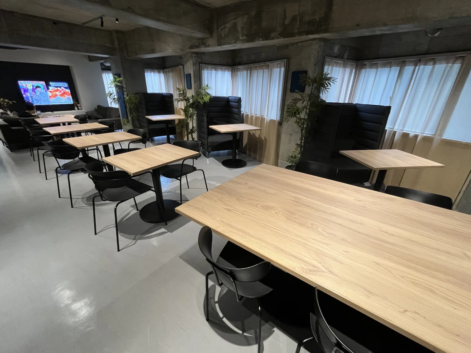 誰でも利用可能なラウンジ