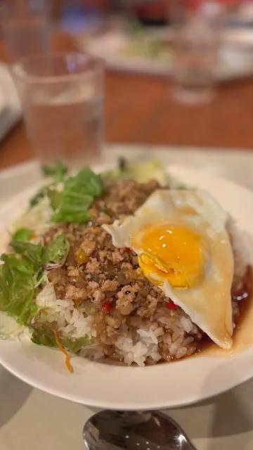 従業員食堂の食事