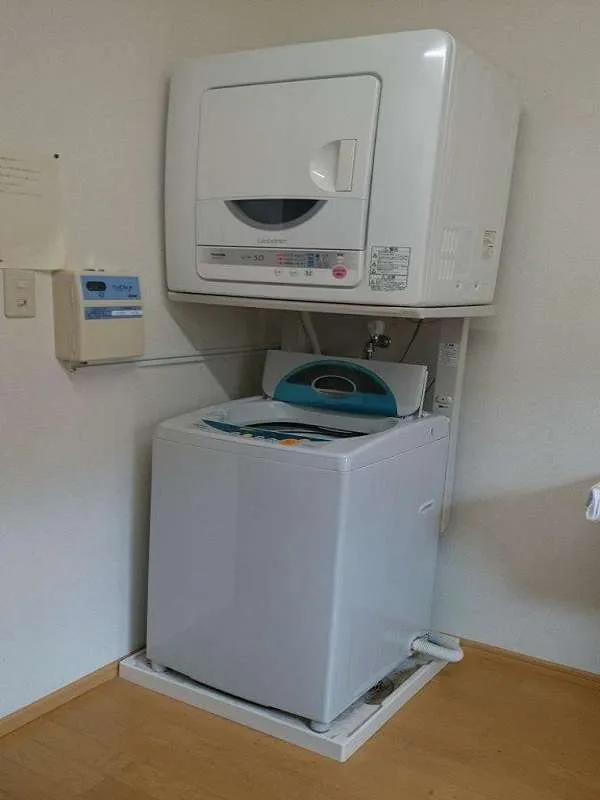 【寮内のようす】洗濯機＆乾燥機の無料利用可