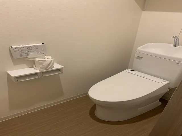 綺麗なトイレも個室内にあります。