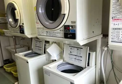 洗濯機・乾燥機があります（有料1回100円）