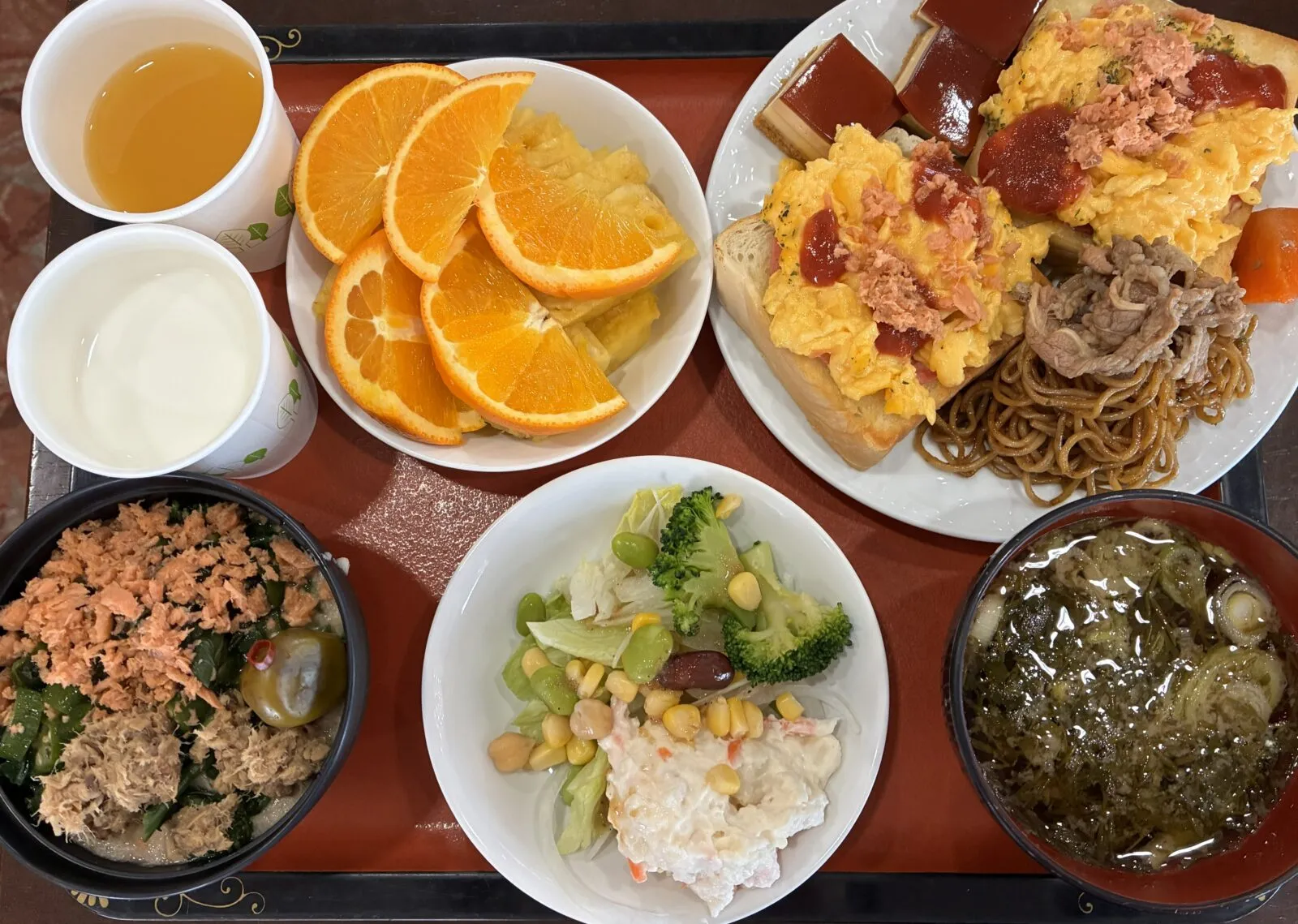 赴任スタッフの食事例