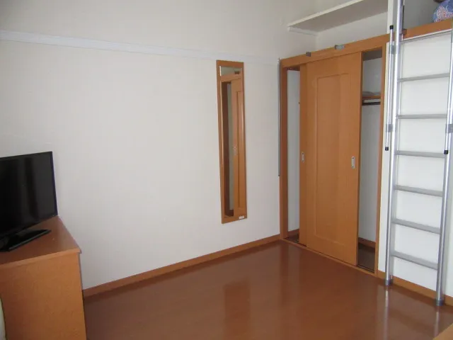 寮　部屋写真②