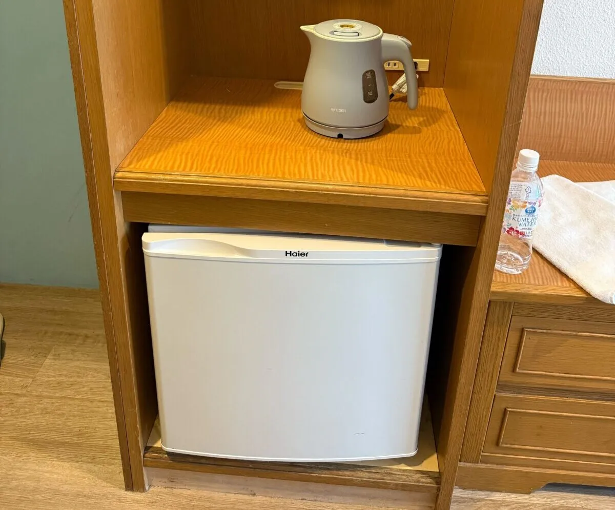 【部屋内】ミニ冷蔵庫、ケトルもございます！