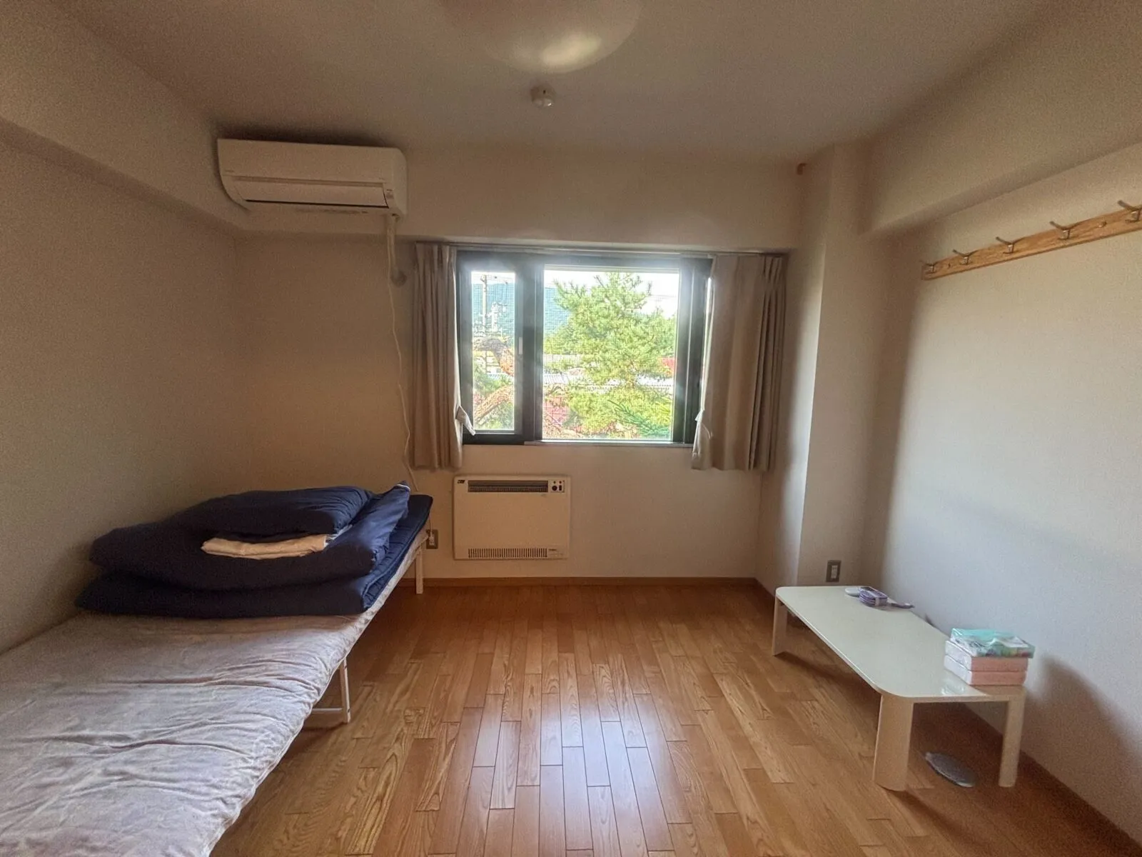 女性寮部屋内　一例
