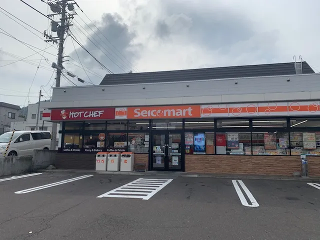 寮⇔施設間にもコンビニがございます。