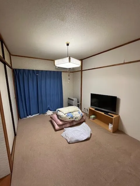 部屋内の様子①