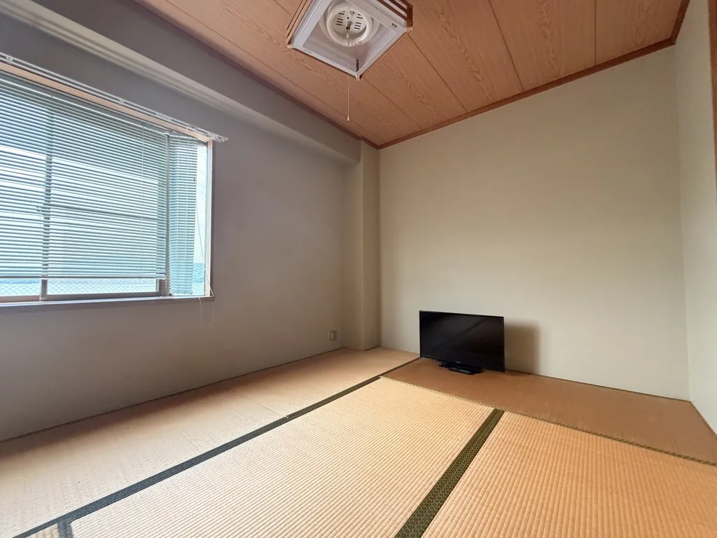 【寮内風景：①】広めのタイプのお部屋