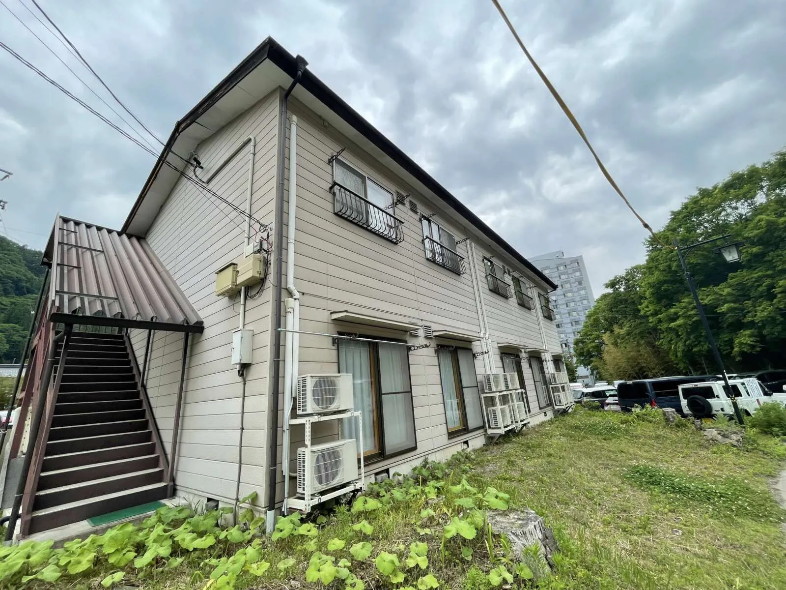 寮はホテル近くのアパート！