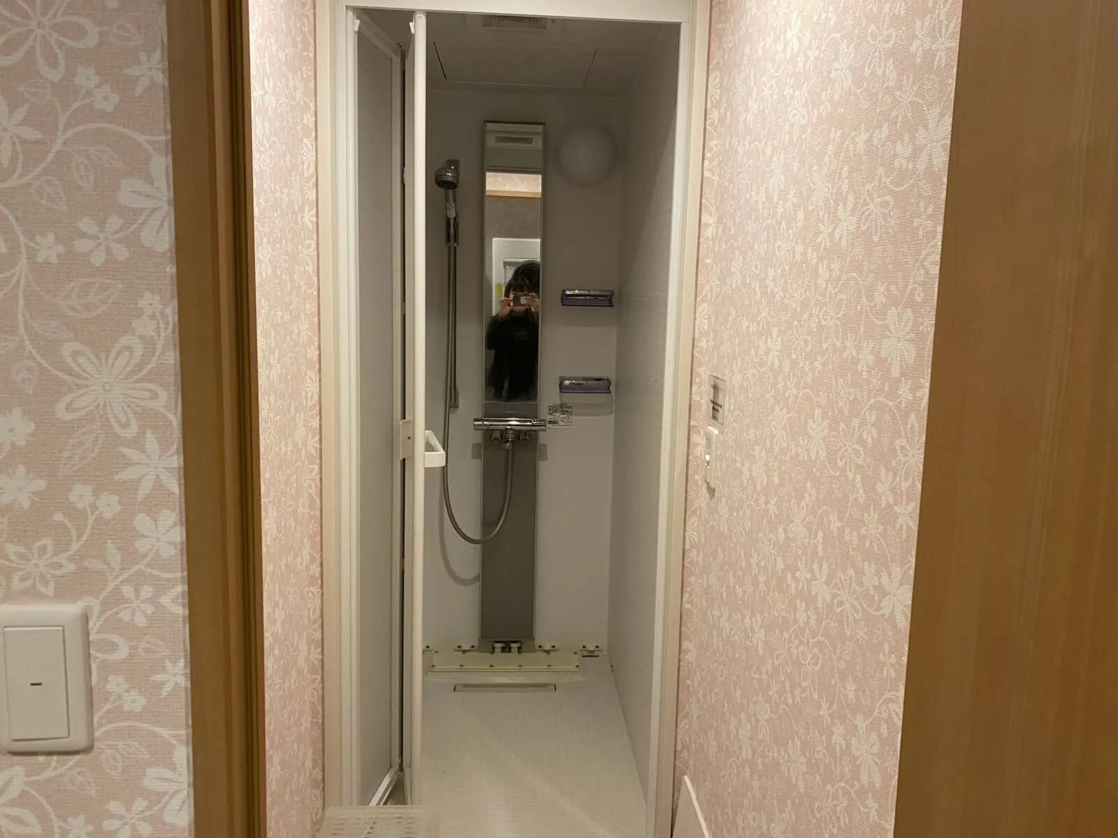 個室のシャワールームもございます！