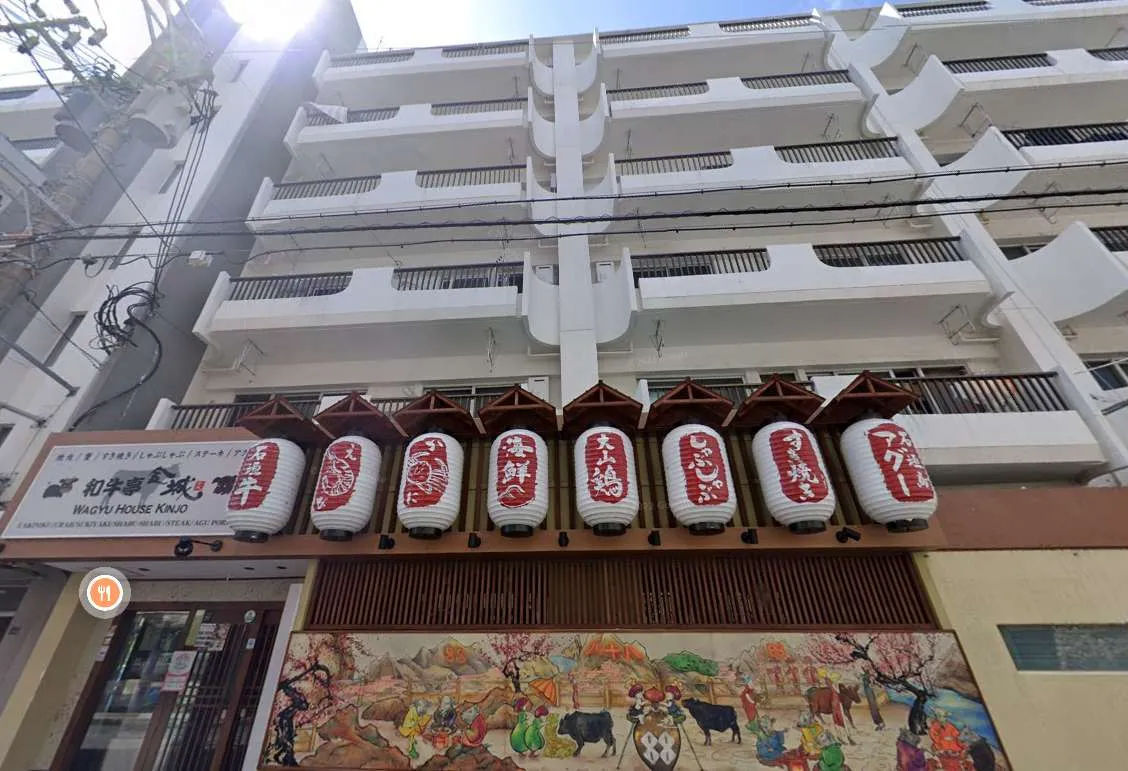 寮は店舗の上のアパートです