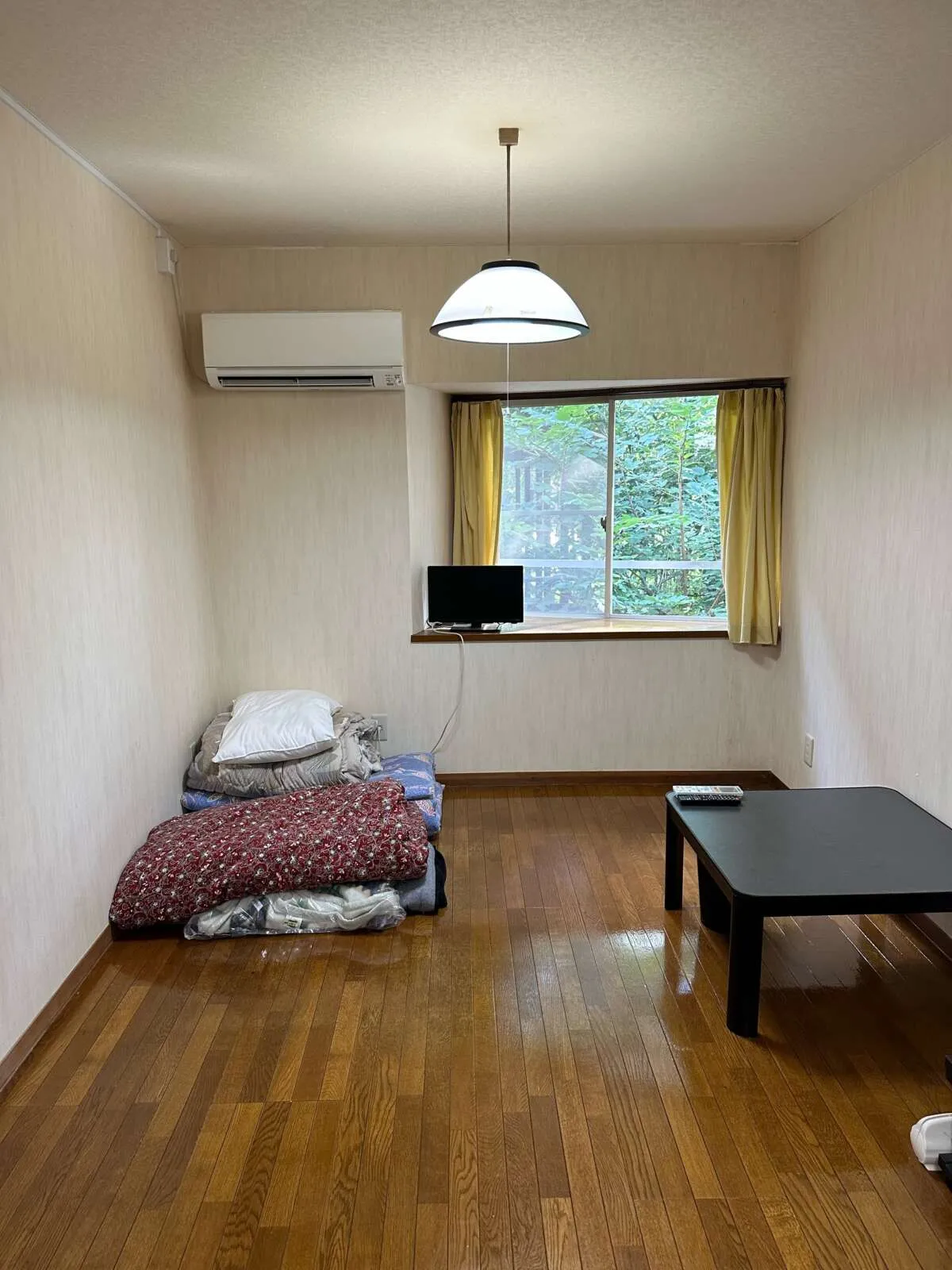 寮の部屋内の様子③