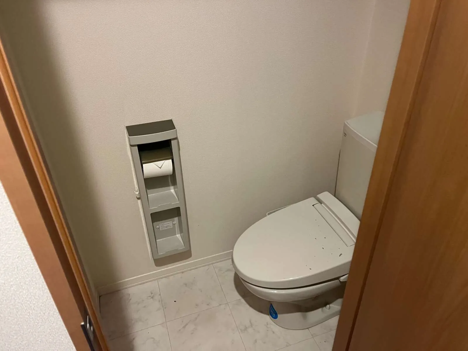 部屋内トイレ