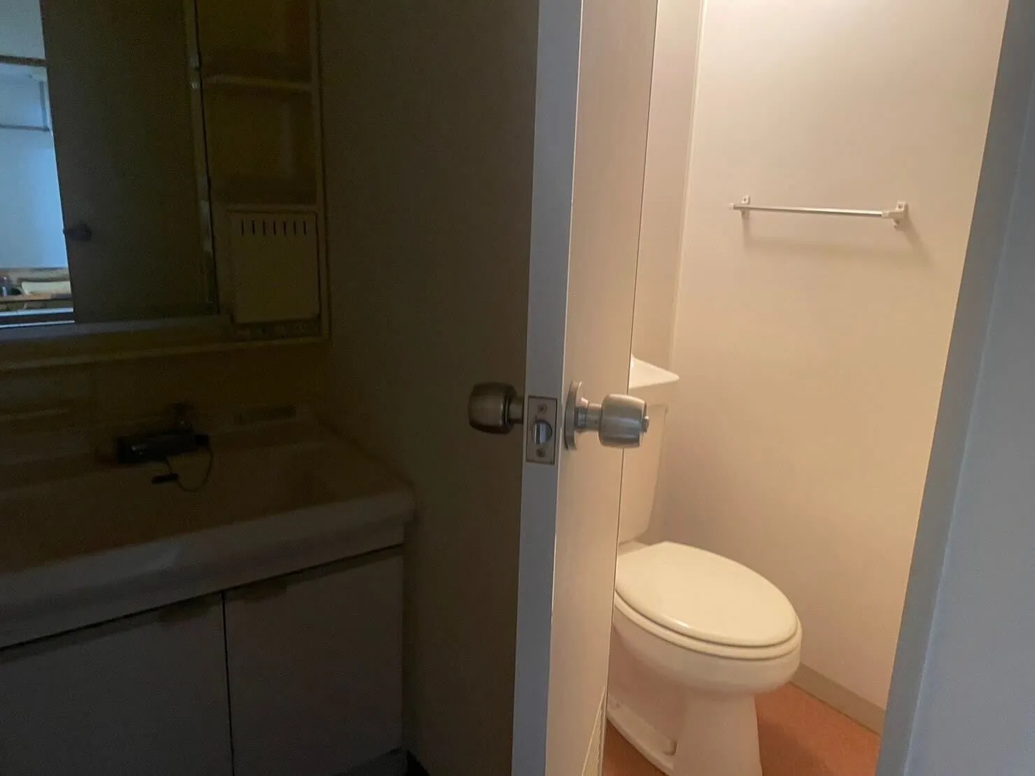 部屋内トイレ