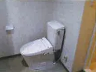 お手洗いも室内に