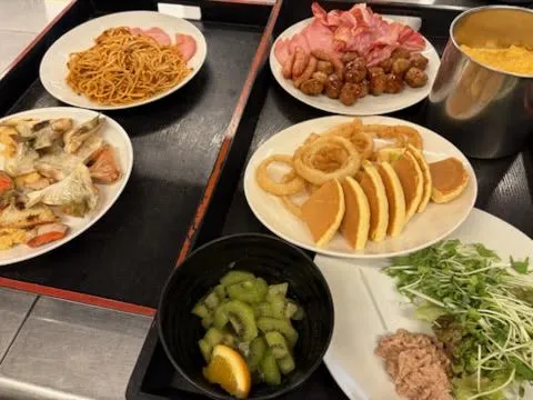毎日賄い3食支給の好待遇！