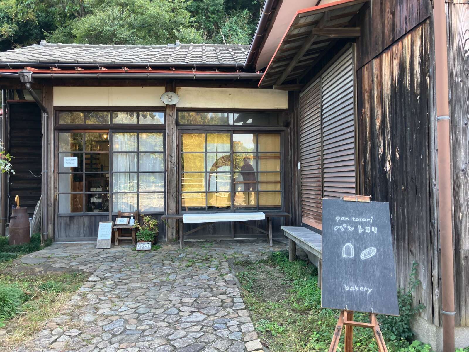 素敵なパン屋さんも施設の近くにはありました