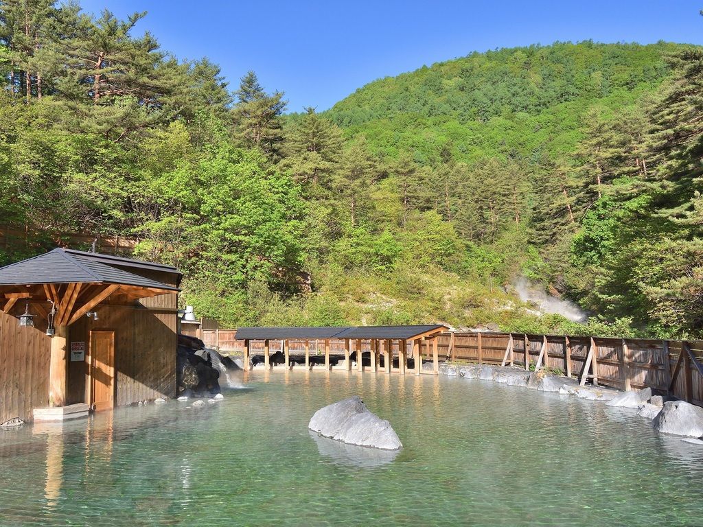 露天風呂のサイズは圧巻！是非一度足を運んで見て下さい。