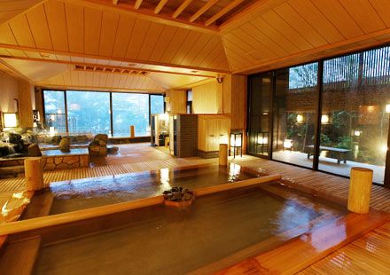 温泉入浴も可能！草津の泉質を毎日体感して頂けます。