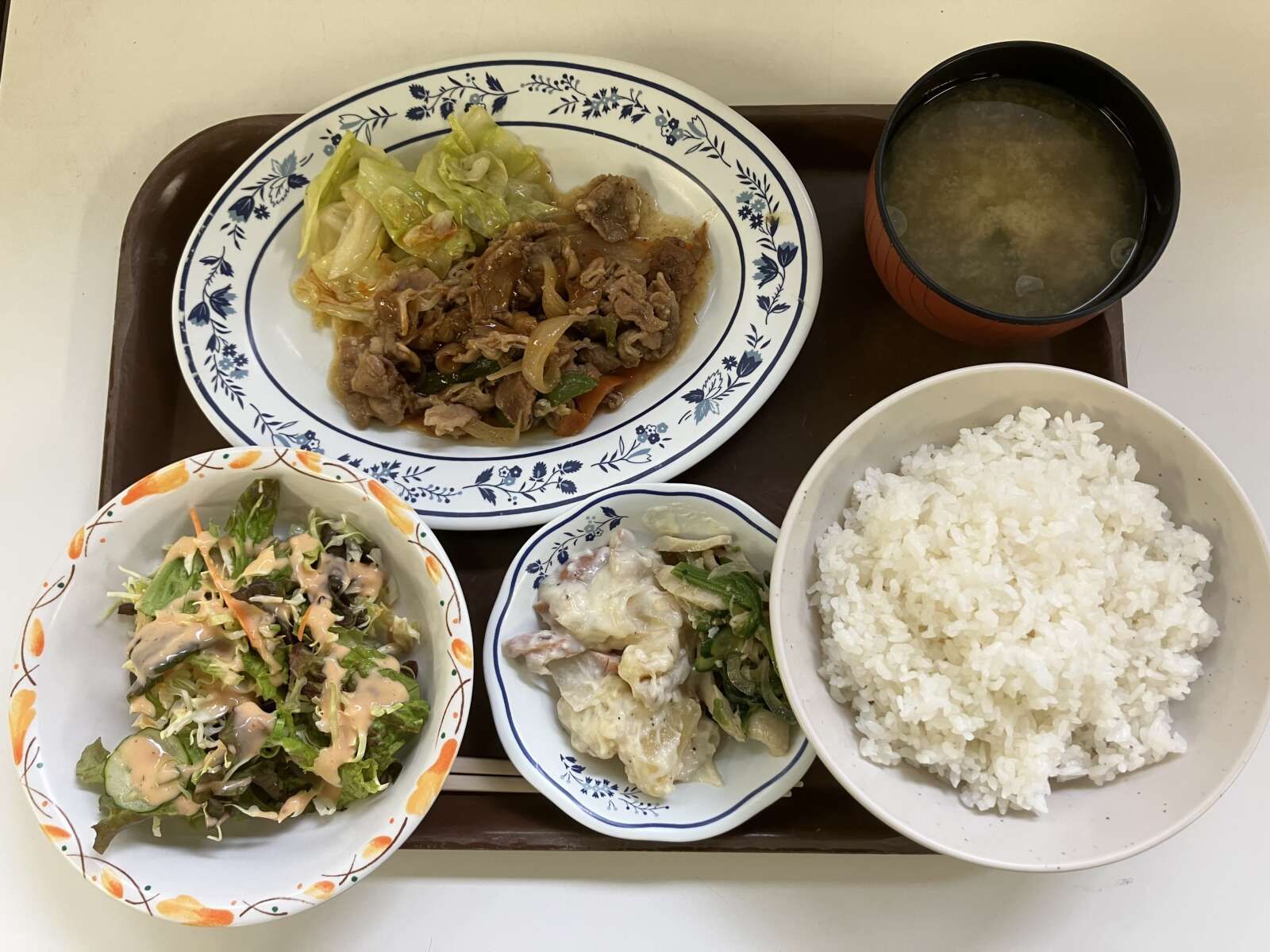 お食事の一例（カルビ炒め）