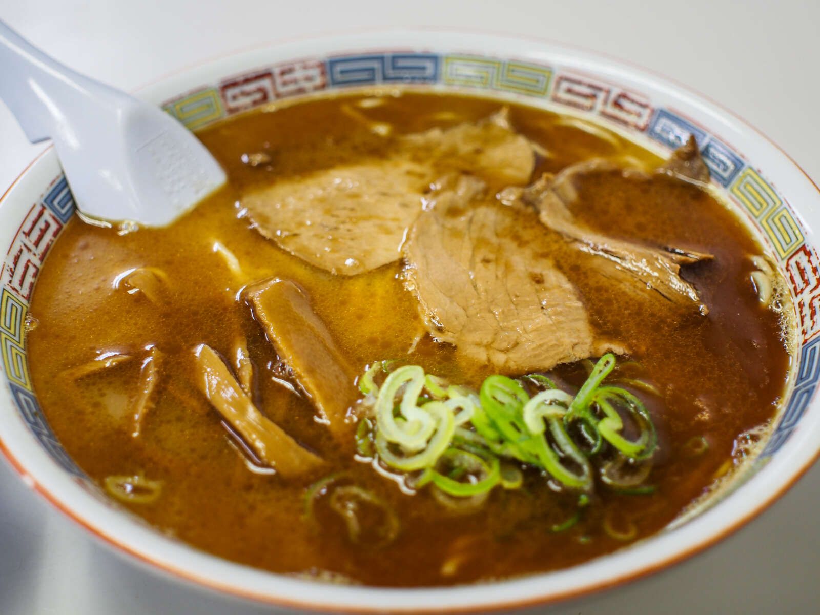 名物の旭川ラーメンも徒歩圏内