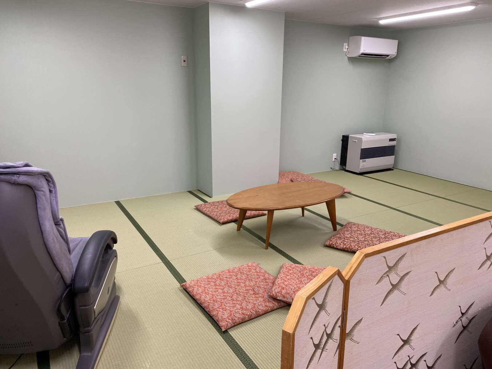 職場には休憩室完備