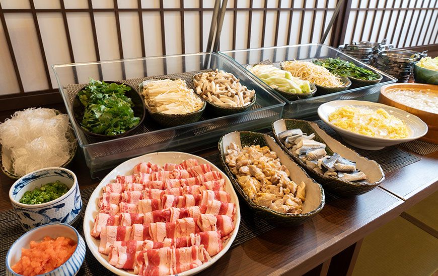 バイキング形式のレストランで勤務
