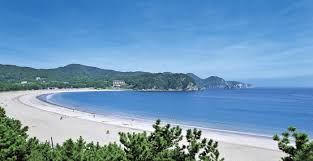海岸がすぐ近くで綺麗な夕日も