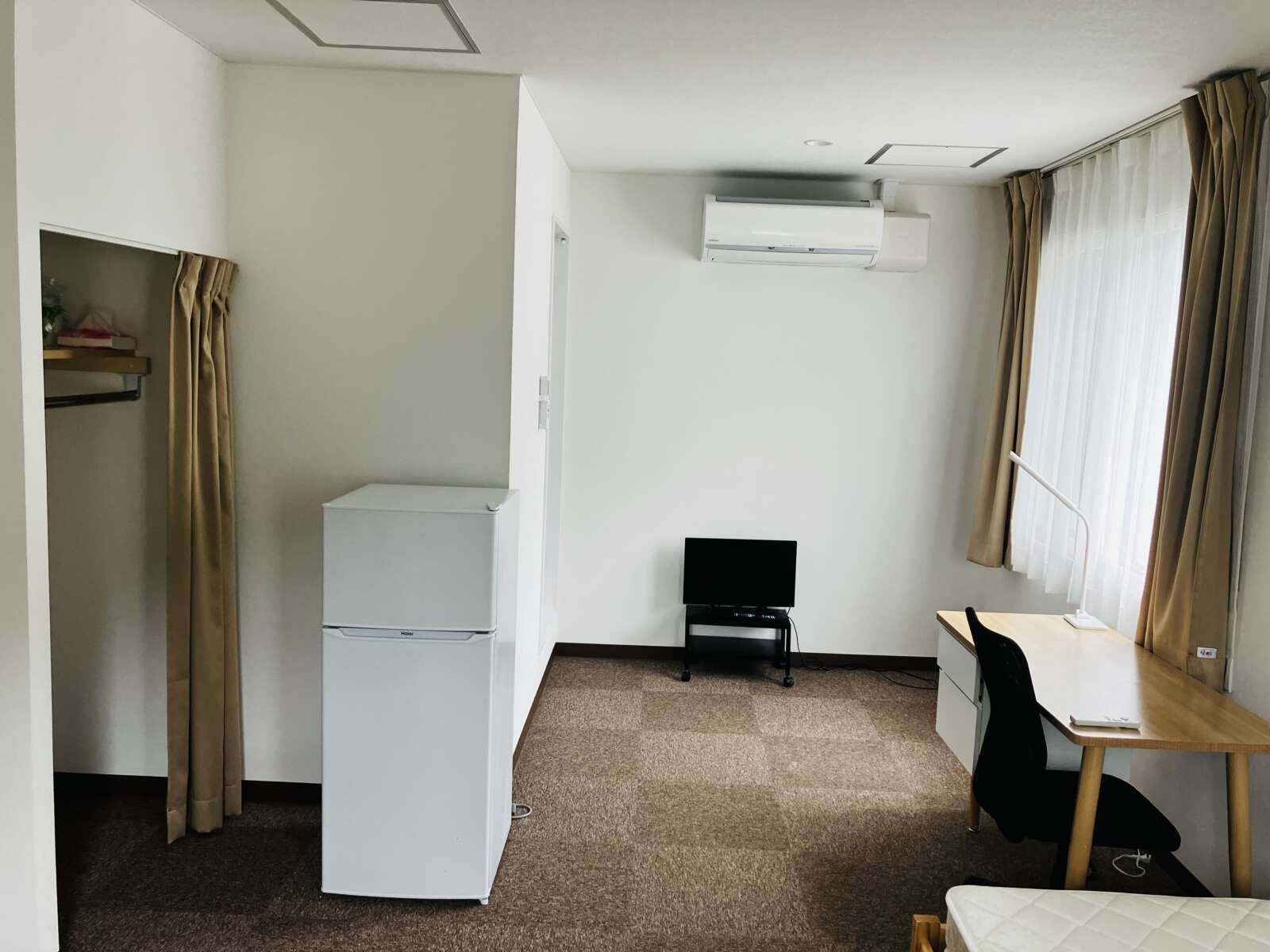 キレイな1R個室寮完備！