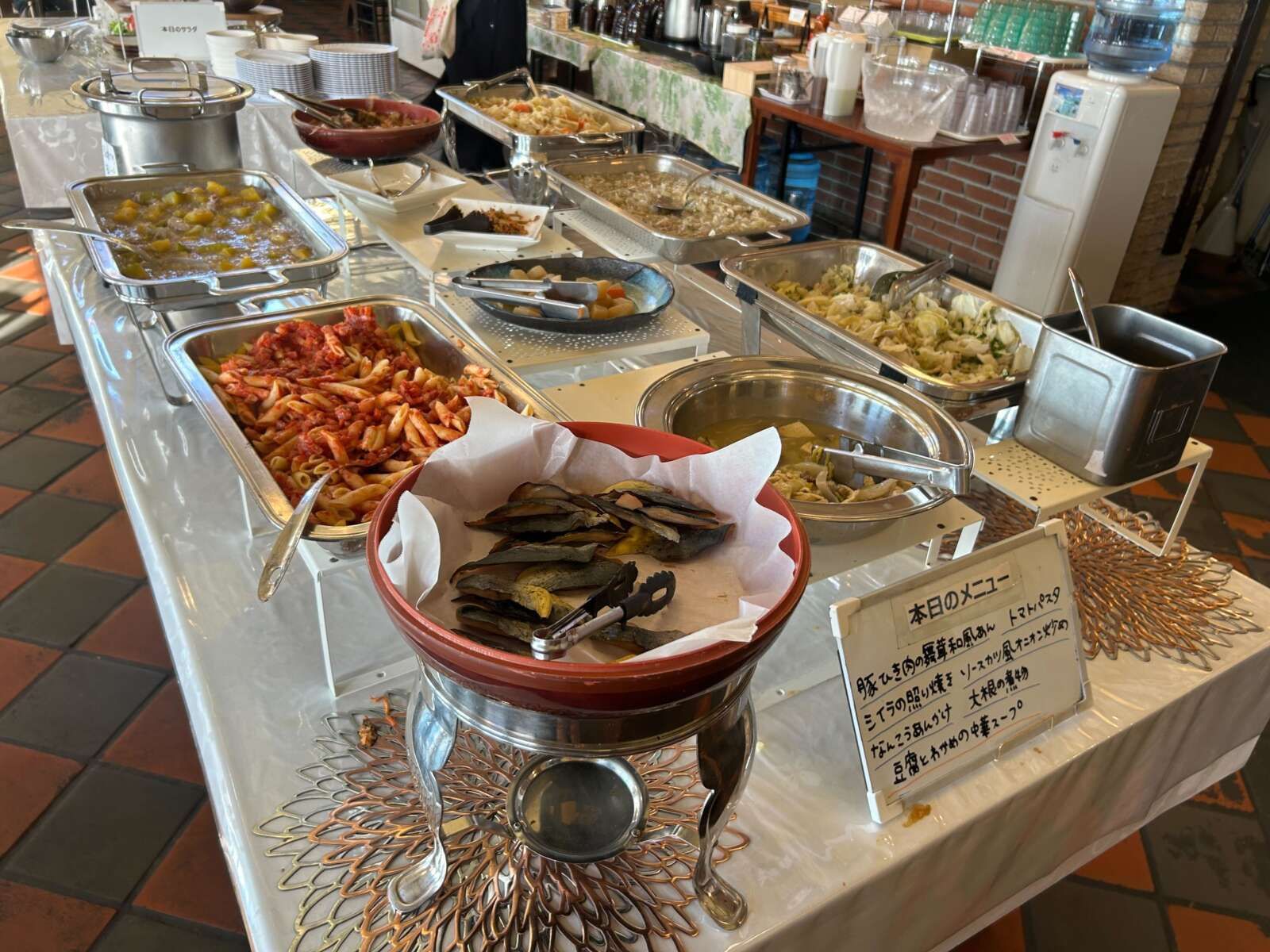 バイキング形式でメニューも豊富です！