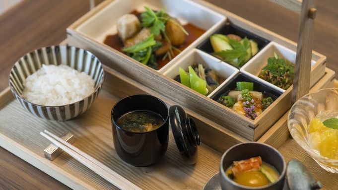 『朝食一例』