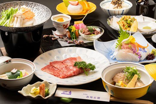 夕食の和懐石コースです