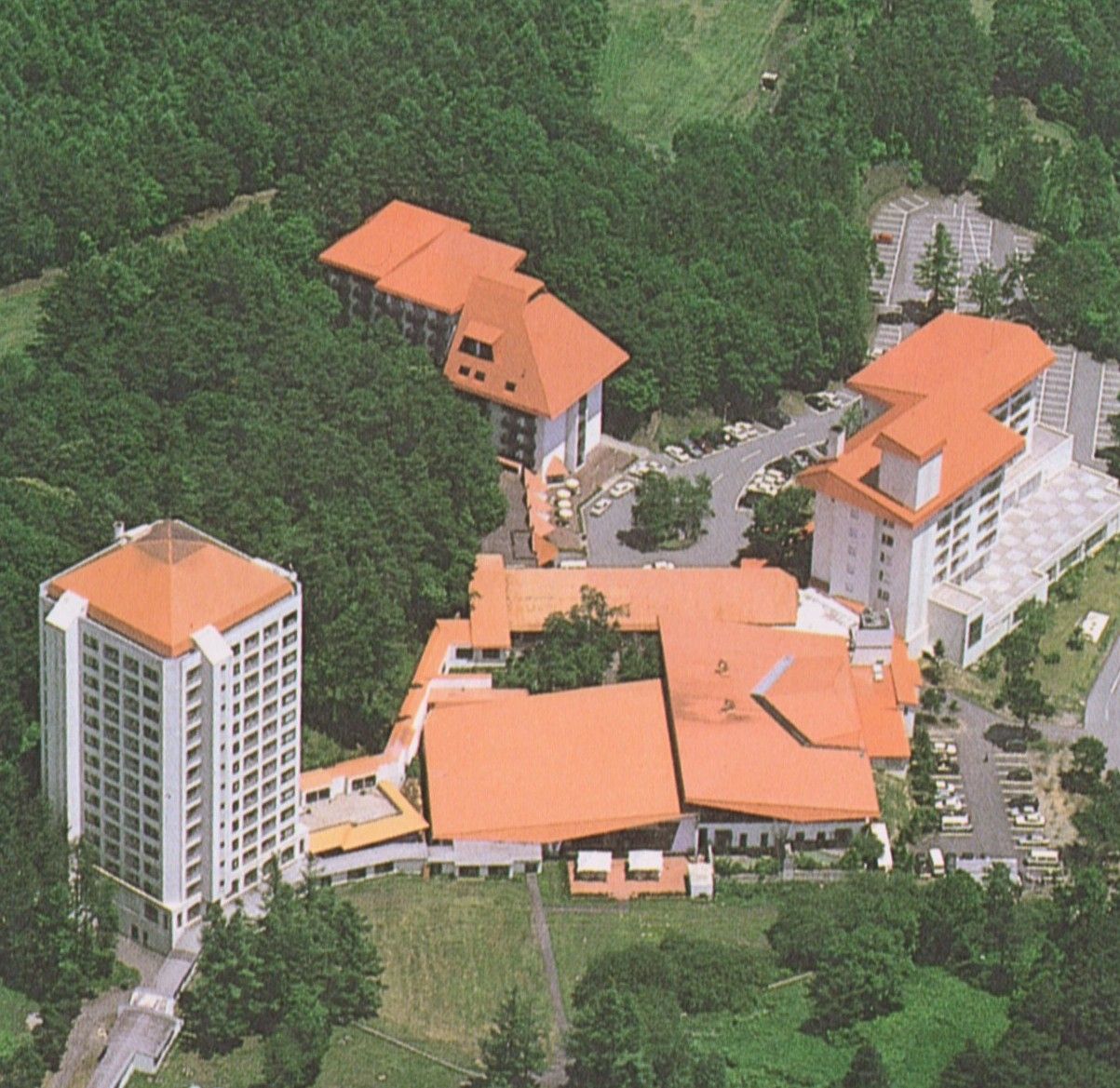 広い敷地を持つ施設！