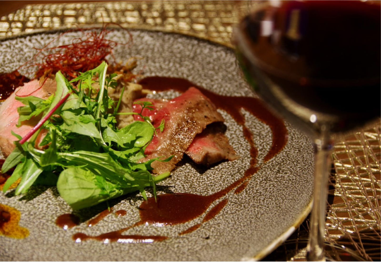 ライブキッチンで仕上げる出来たてのお料理