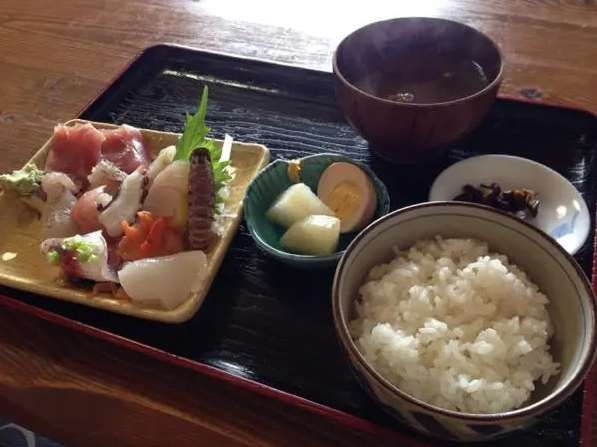 近くの定食屋さんは絶品です
