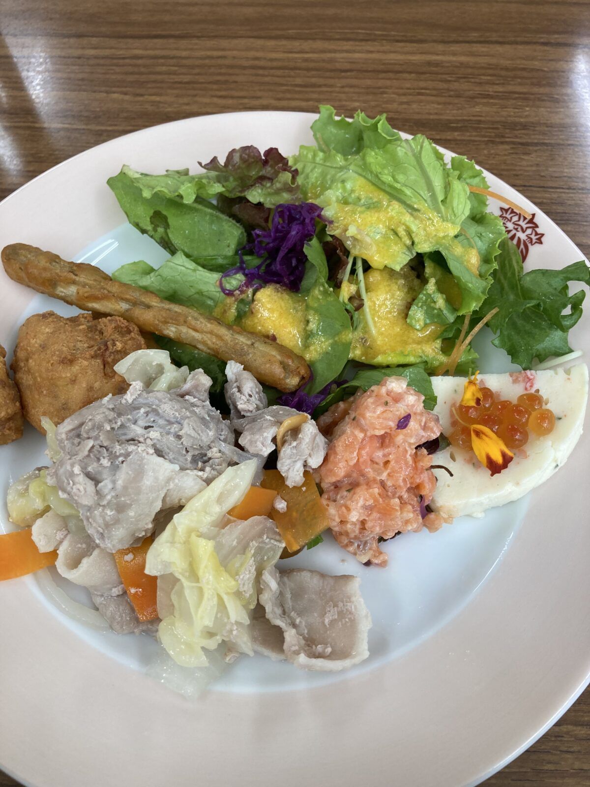 従業員食堂でのお料理