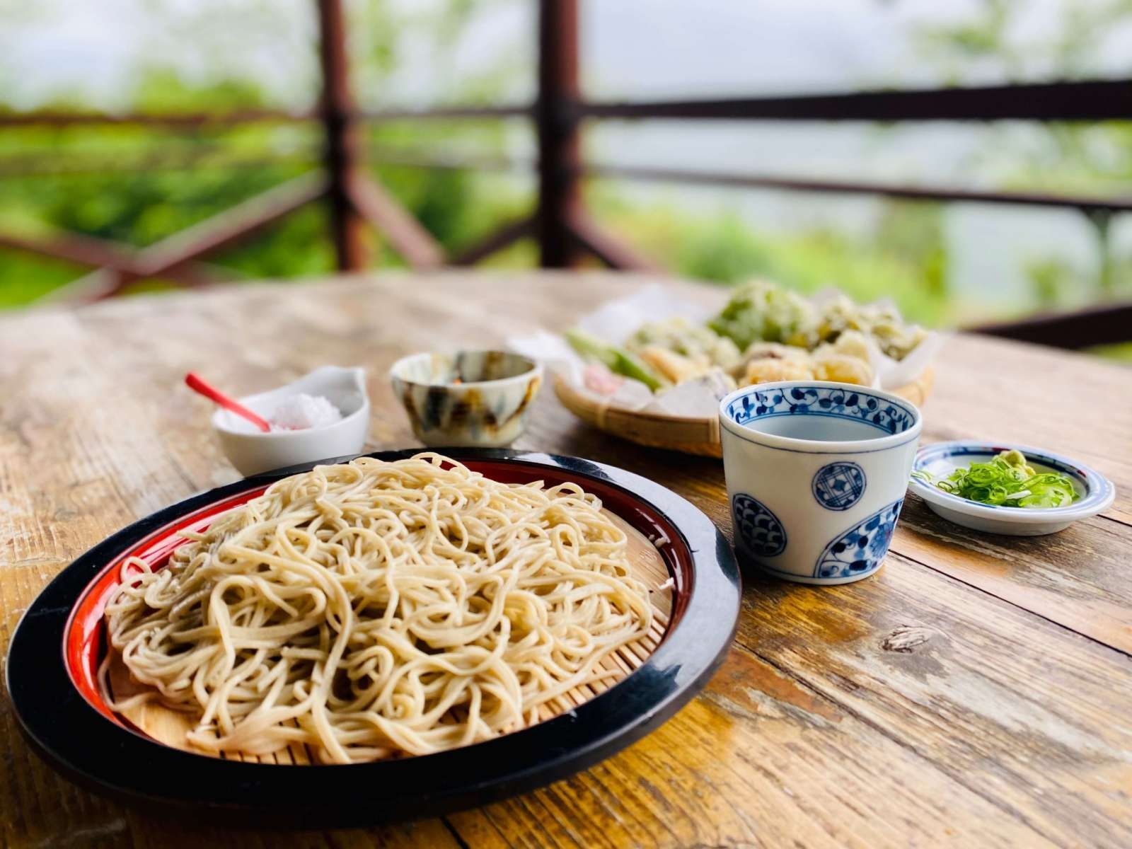 修善寺エリアにも自然が豊富で蕎麦やワサビが有名です！　飲食店MAPも添付しておりますのでグルメも是非楽しんで下さい。