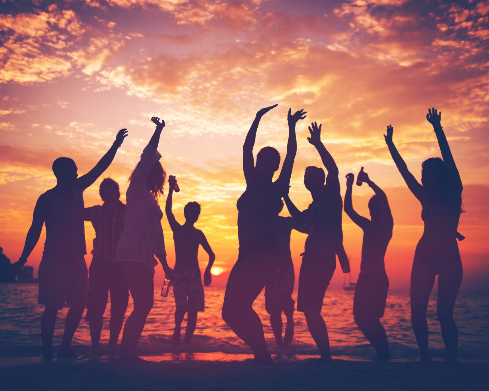 常時50～60名の派遣スタッフが在籍中です！夏季は100名前後まで増えます！多くの方と出会えます！