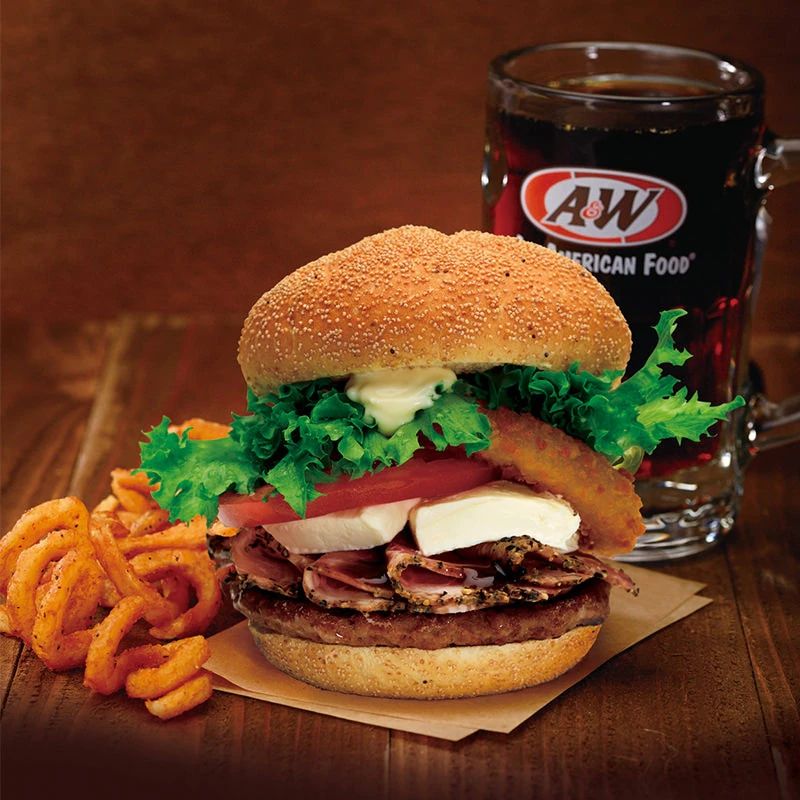 沖縄といえば！A＆Wのハンバーガー食べちゃいましょう！