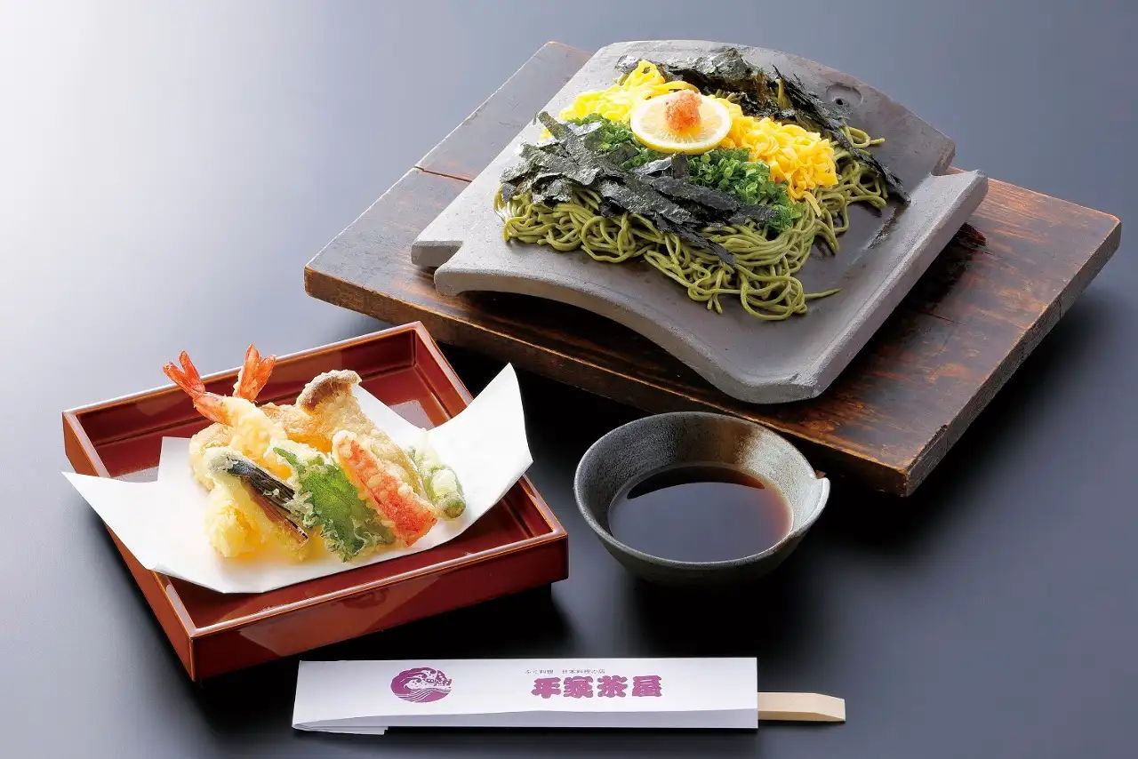 地元名物の瓦そば