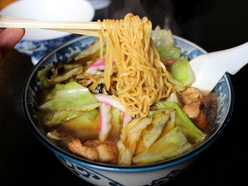 ご当地名物のスープ焼きそば、必食です