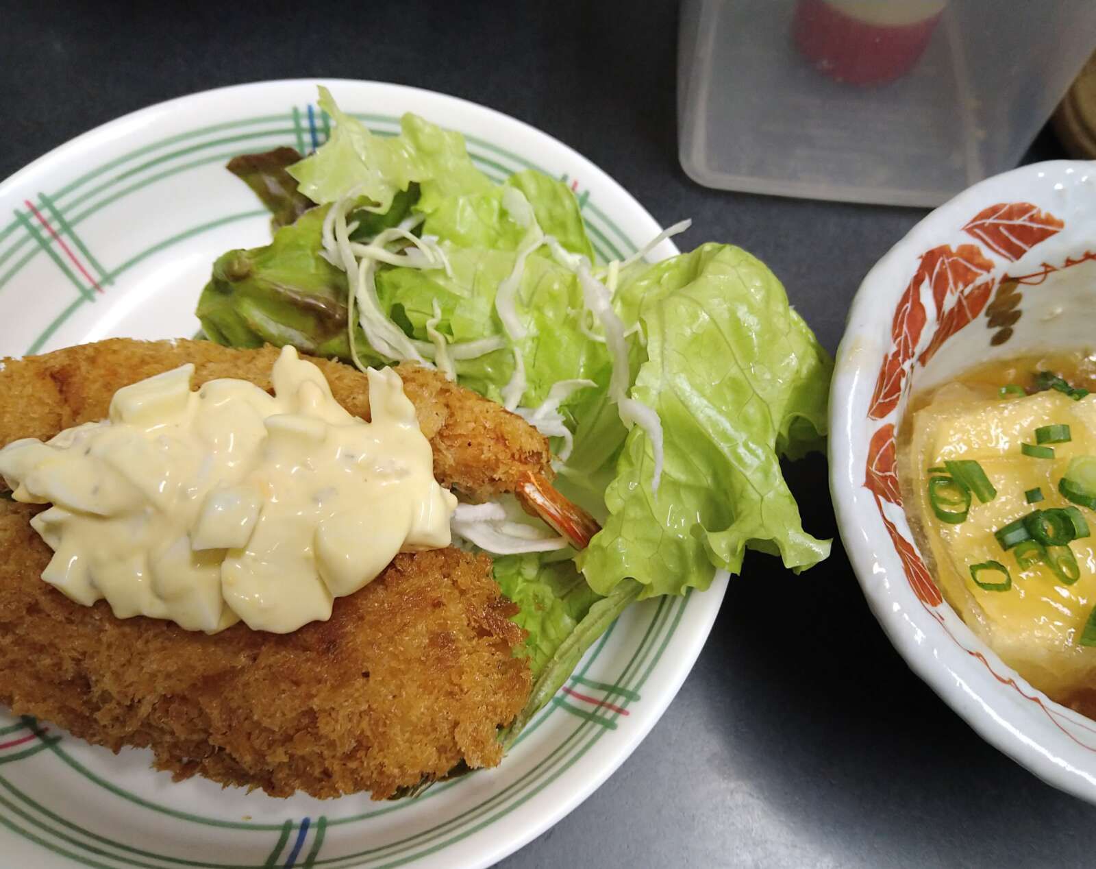 休日にも食事支給あります！！