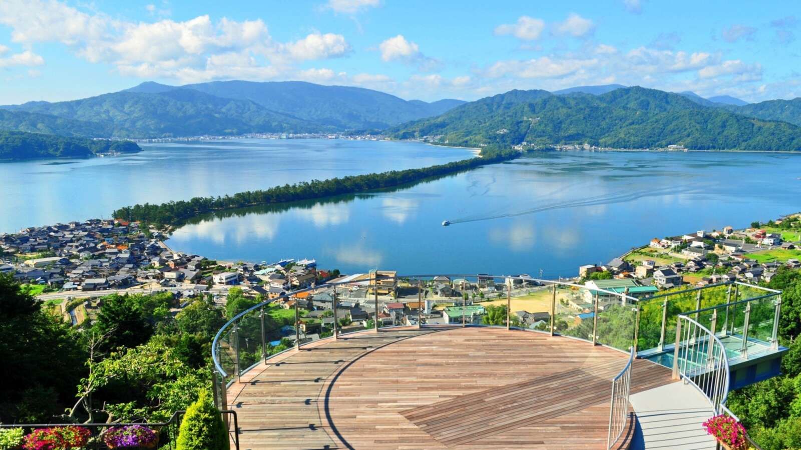 展望台では「股のぞき」をしてみてください！