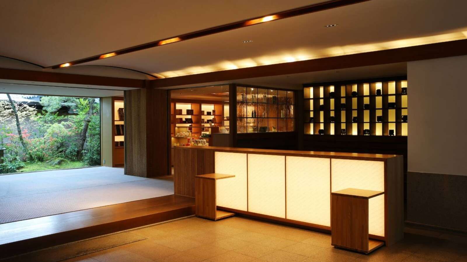 『ホテルフロント』